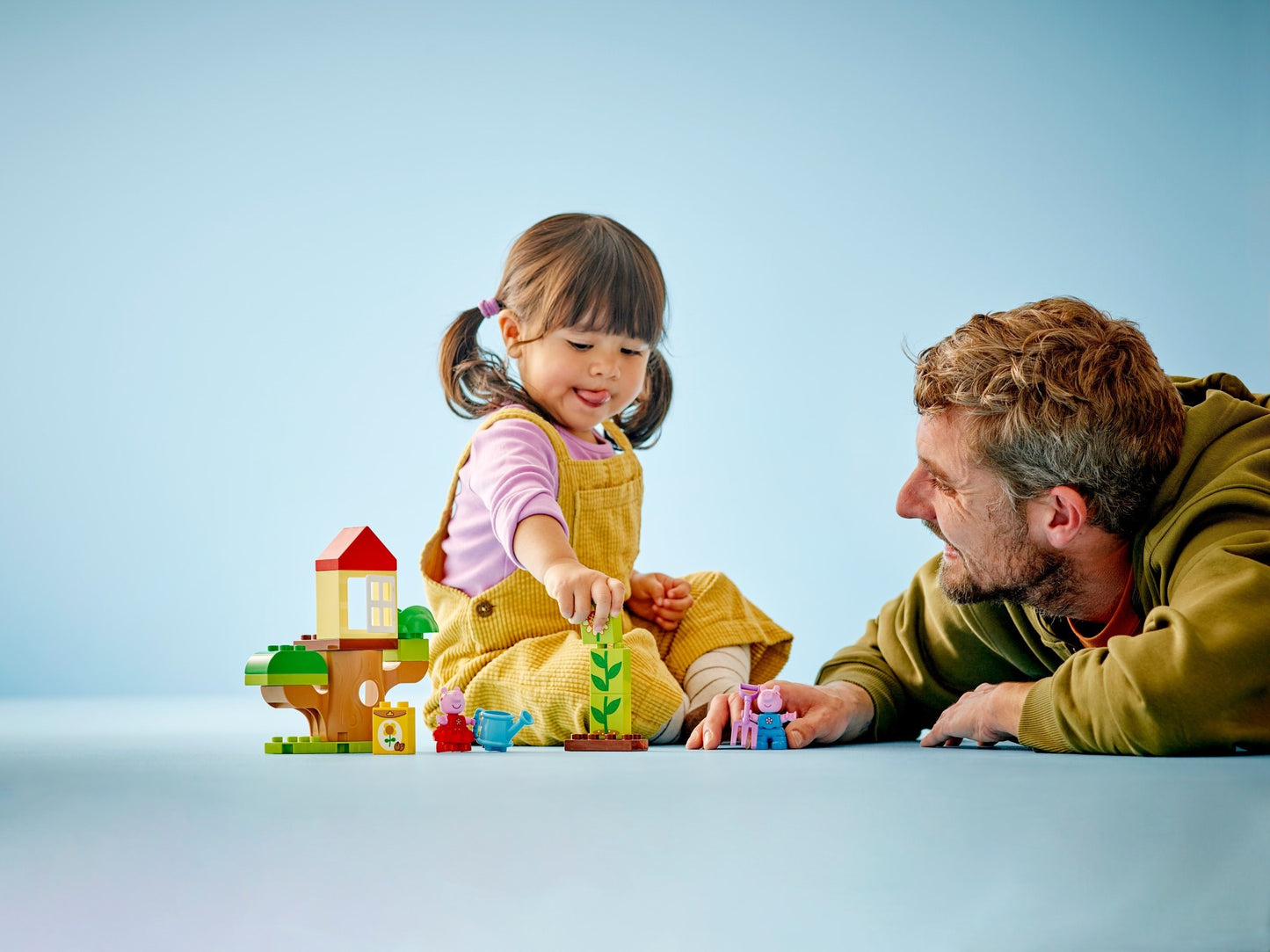 LEGO® Duplo® 10431: Peppa Gris med hage og trehytte