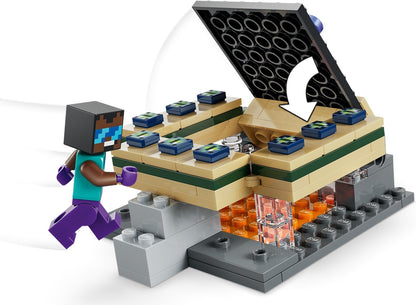 LEGO® Minecraft® 21584: Reise gjennom portalene til Nether og End