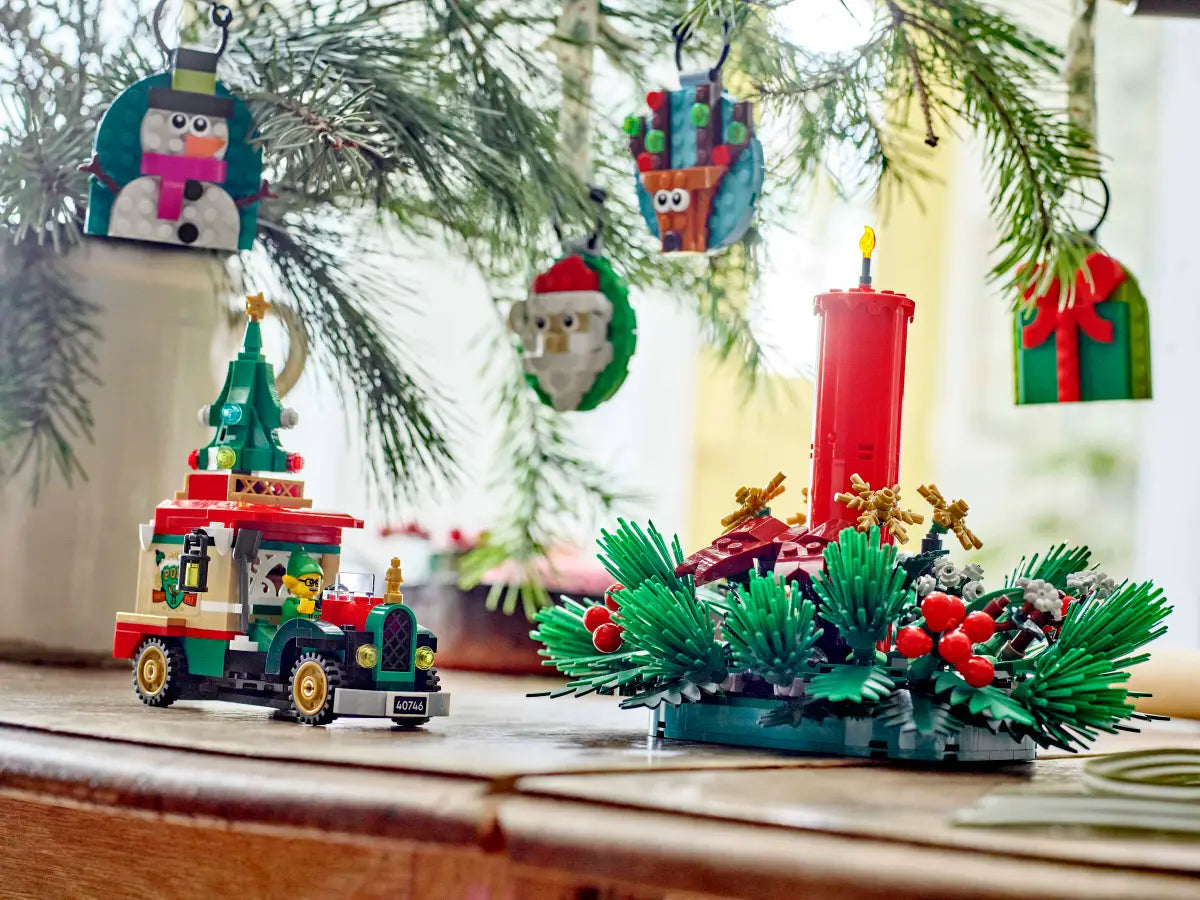 LEGO® 40746: Julenissens julepostbil