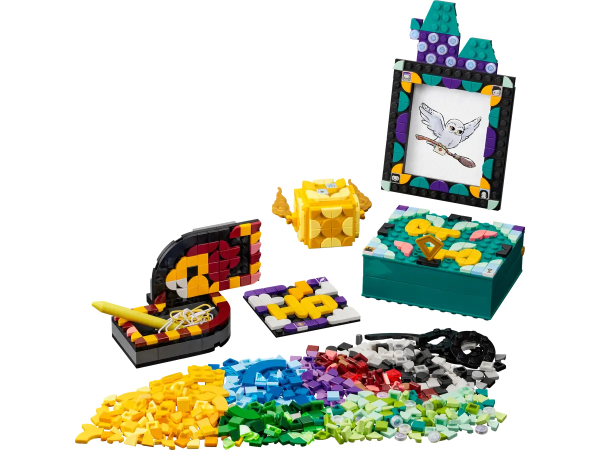 LEGO® DOTS™ 41811: Galtvort Skrivebordssett