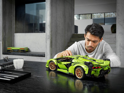 LEGO® Technic™ 42115: Lamborghini Sián FKP 37