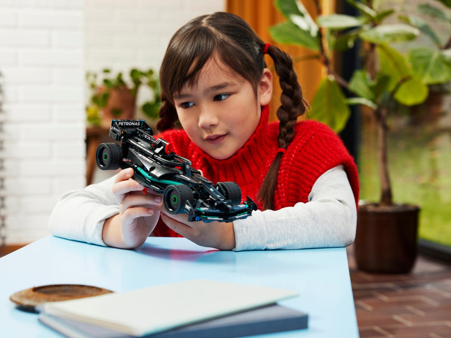 LEGO® Technic™ 42165: Mercedes-AMG F1 W14 E Performance Pull-Back