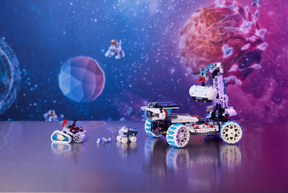 LEGO® Technic™ 42211: Lunar Outpost™ månerover-romkjøretøy