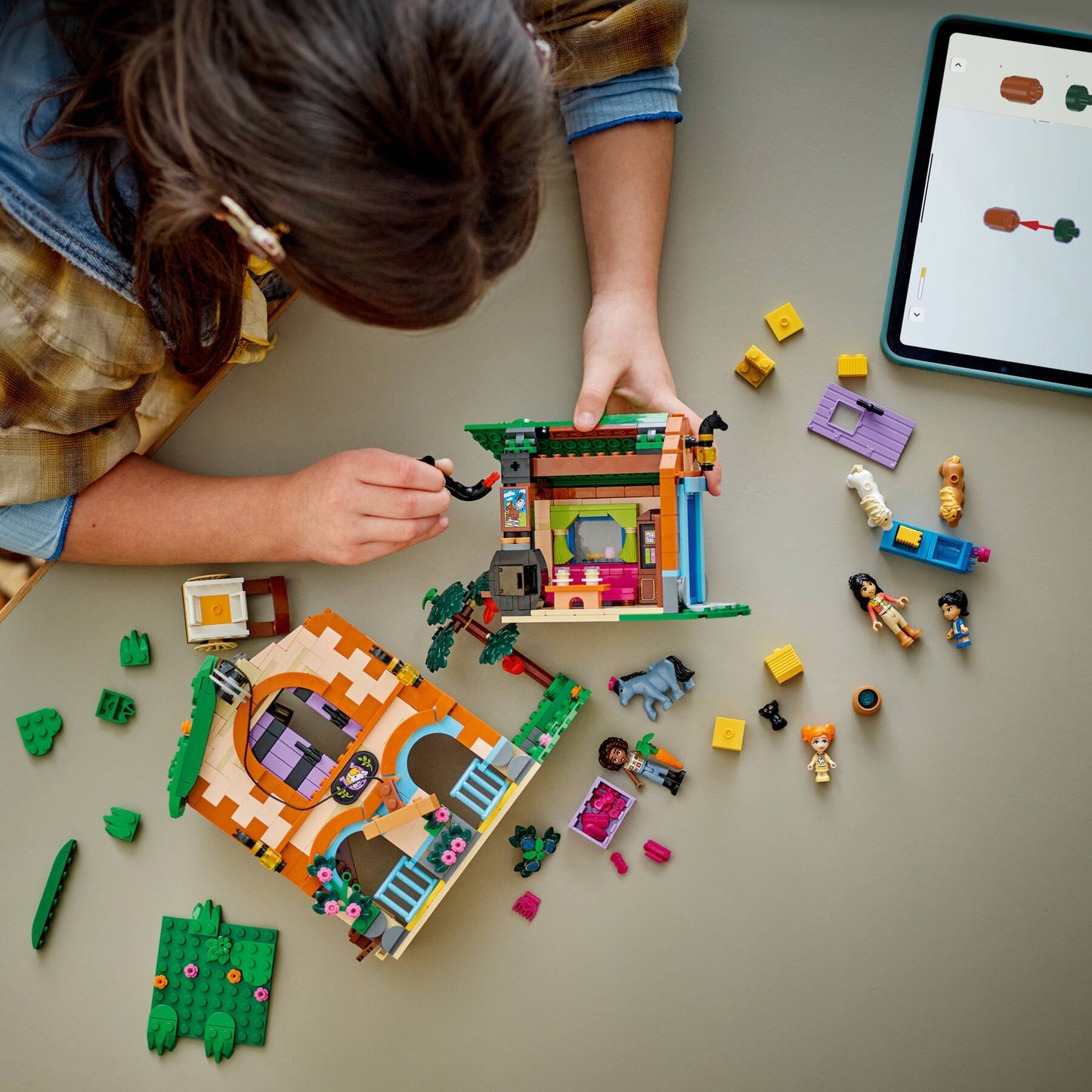 LEGO® Friends™ 42654: Ponniranch med stall