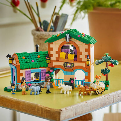 LEGO® Friends™ 42654: Ponniranch med stall