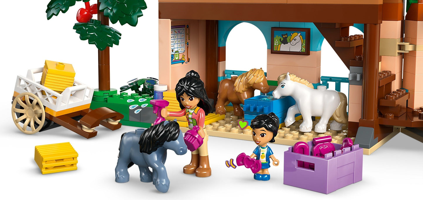 LEGO® Friends™ 42654: Ponniranch med stall