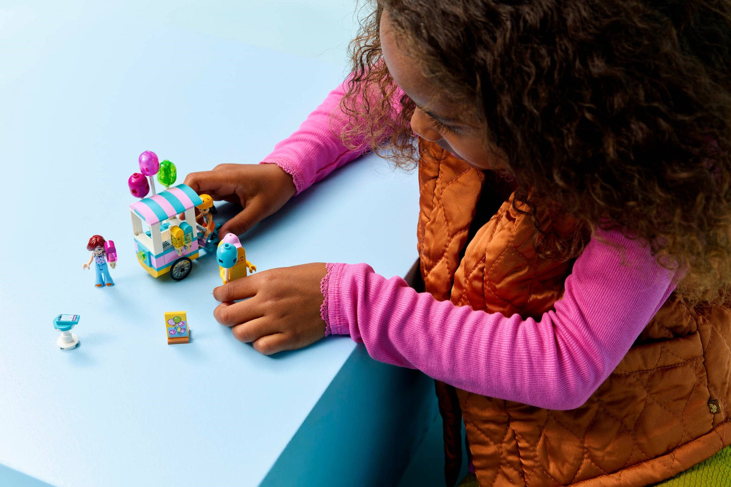 LEGO® Friends™ 42692: Iskrem- og ballongkiosk