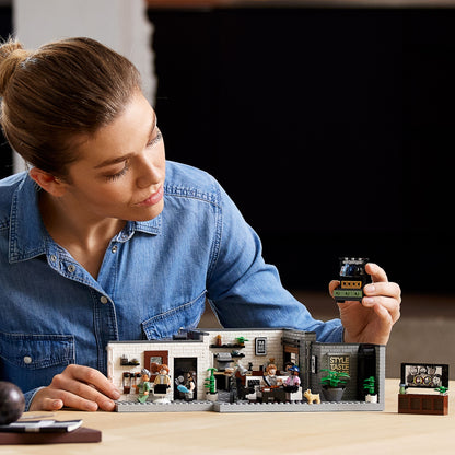 LEGO® Icons™ 10291: Queer Eye – leiligheten til Fab 5