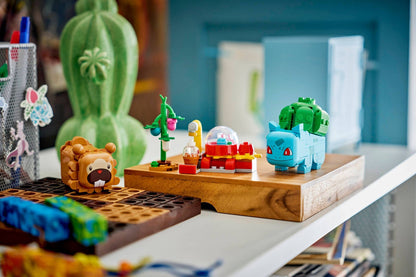 LEGO® Pokémon™ 72155: Berry Bash med Bulbasaur og Bidoof