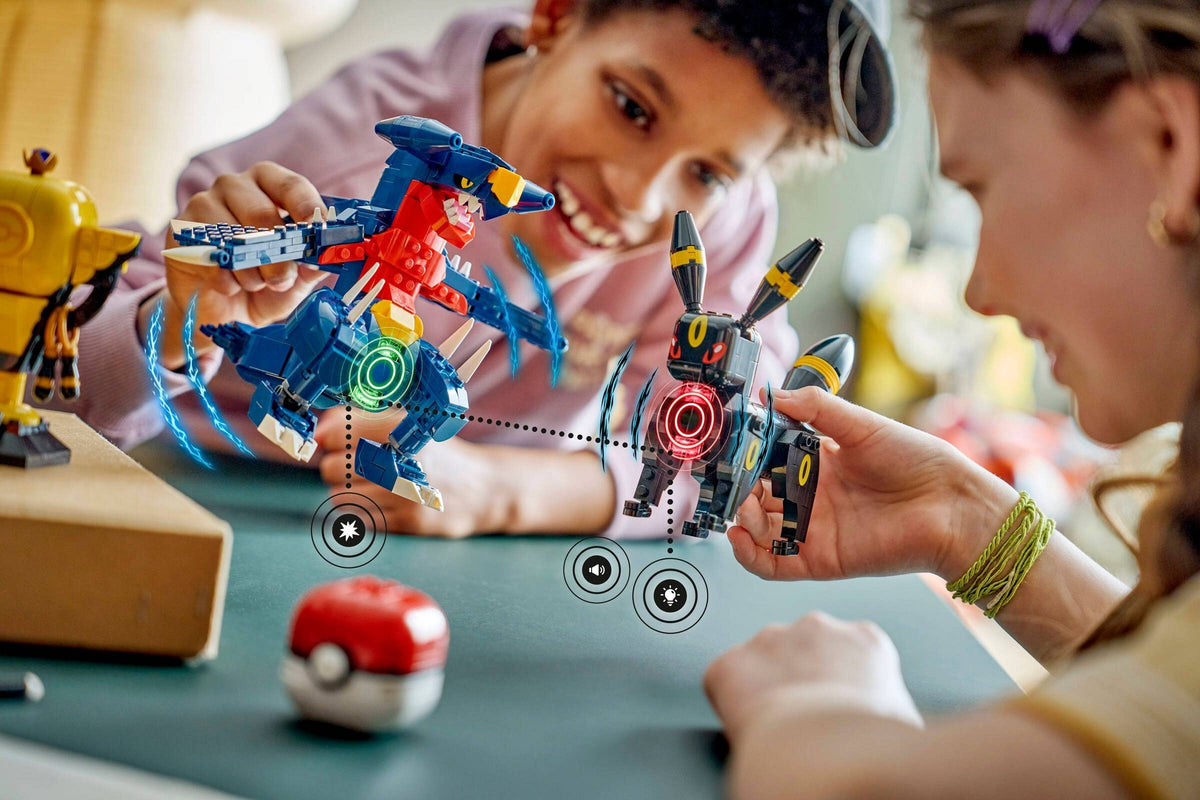 LEGO® Pokémon™ 72165: Umbreon og Garchomp i mesterskapsbattle