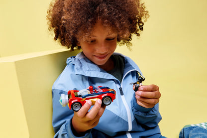LEGO® Marvel™ 76336: Spider-Man i bil mot venomifisert Wolverine