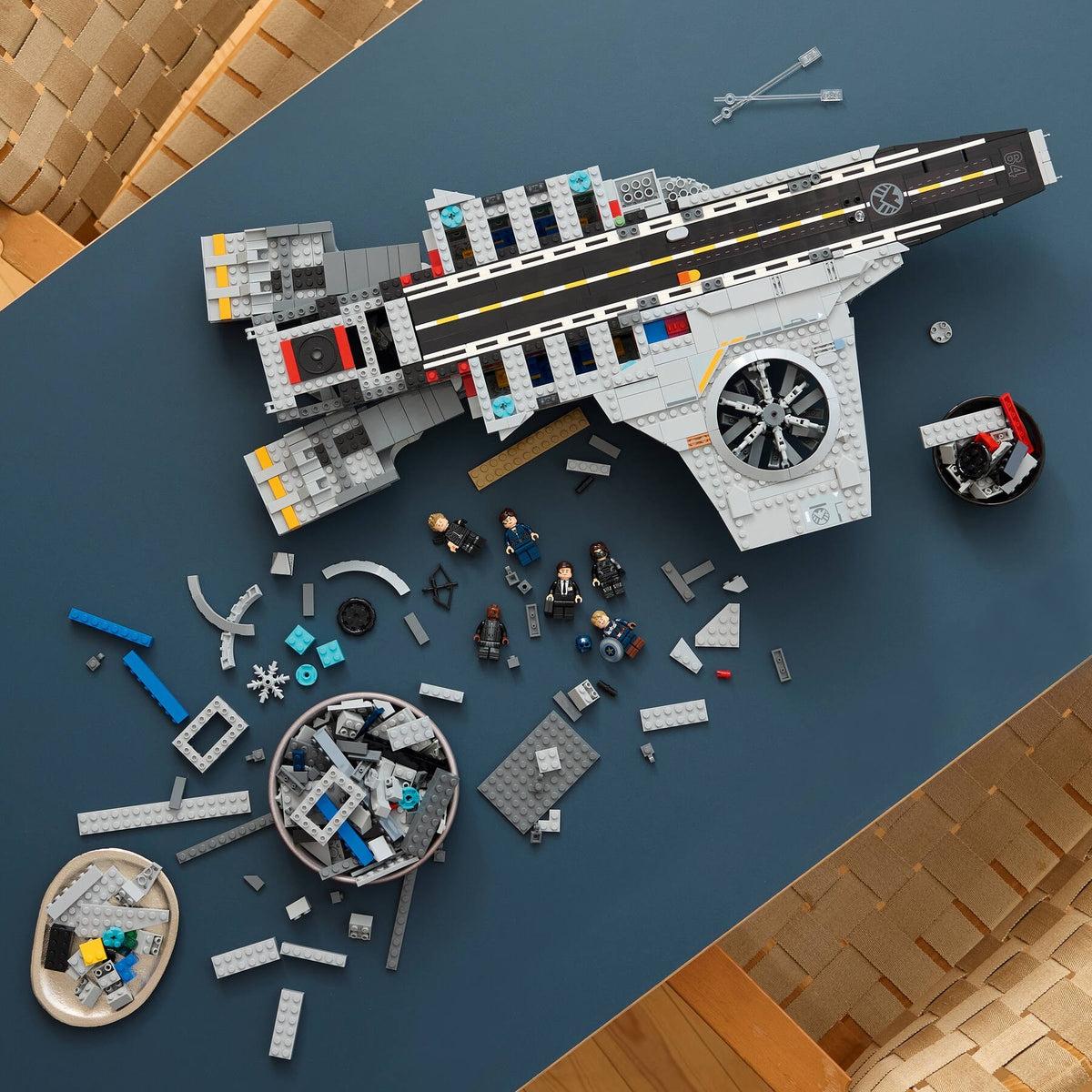 LEGO® Marvel™ 76354: S.H.I.E.L.D. helicarrier
