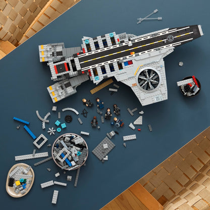 LEGO® Marvel™ 76354: S.H.I.E.L.D. helicarrier