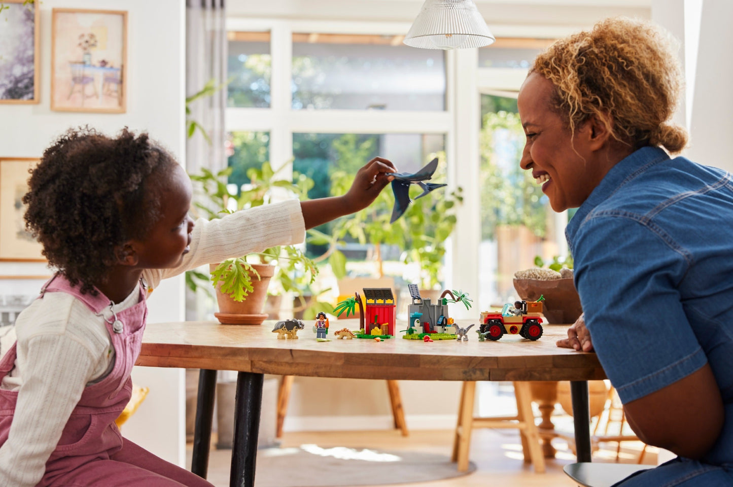 LEGO® Jurassic World 76963: Dyrereservat med dinosaurunger