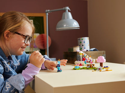 LEGO® Animal Crossing™ 77046: Julians bursdagsfest