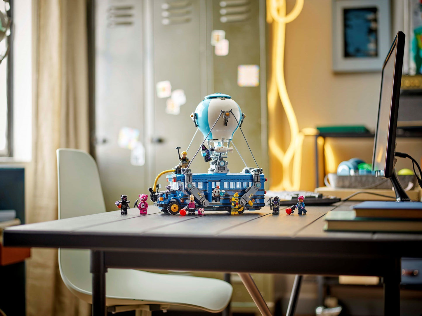 LEGO® Fortnite® 77073: Battle Bus