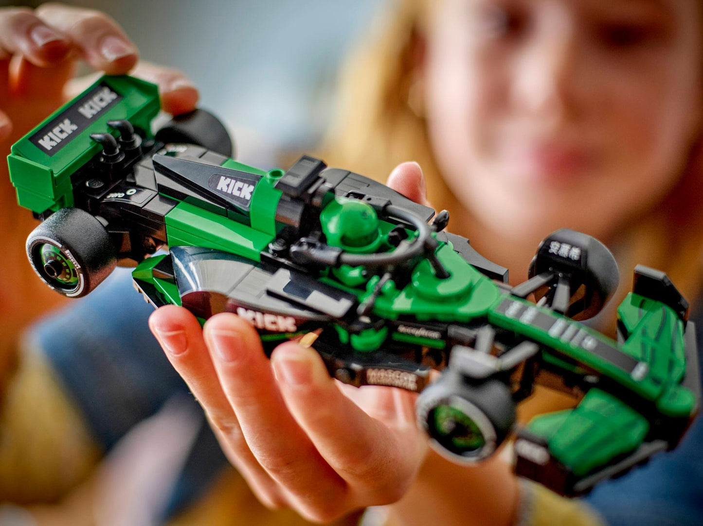 LEGO® Speed Champions 77247: KICK Sauber F1® Team C44-racerbil