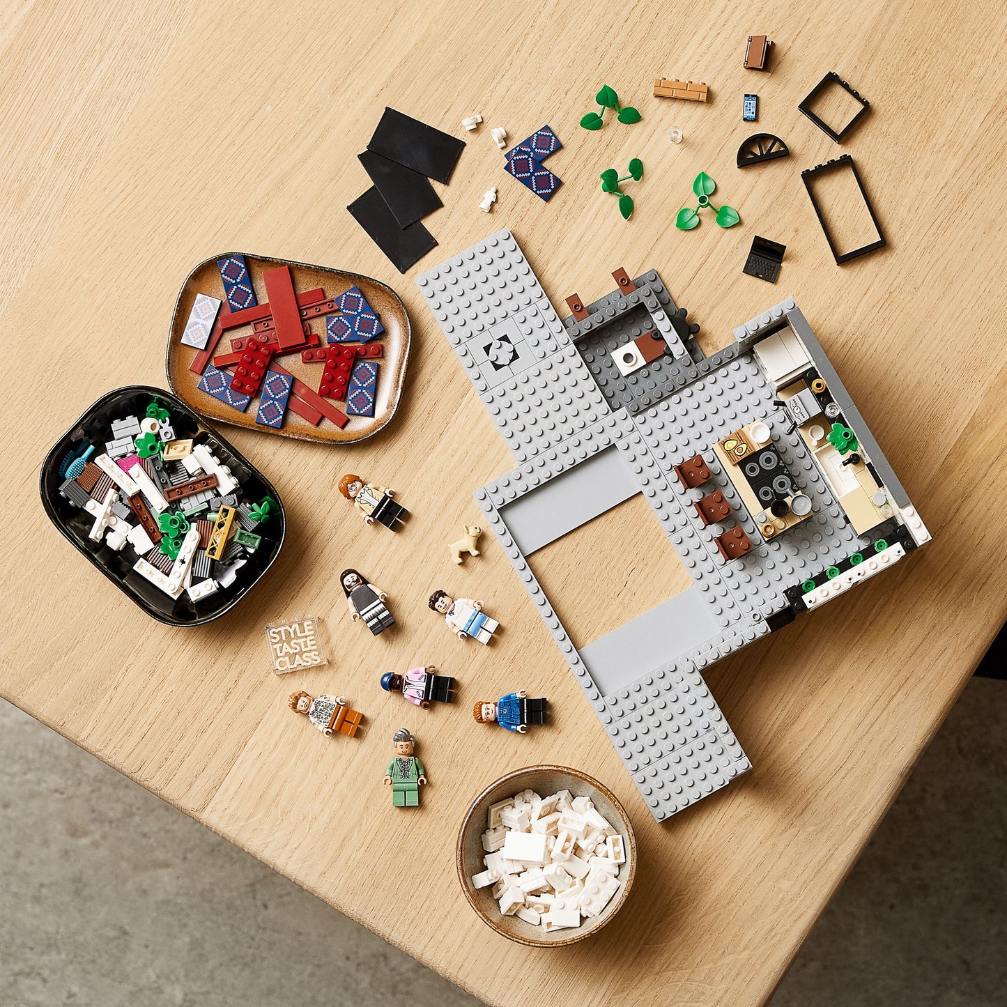 LEGO® Icons™ 10291: Queer Eye – leiligheten til Fab 5
