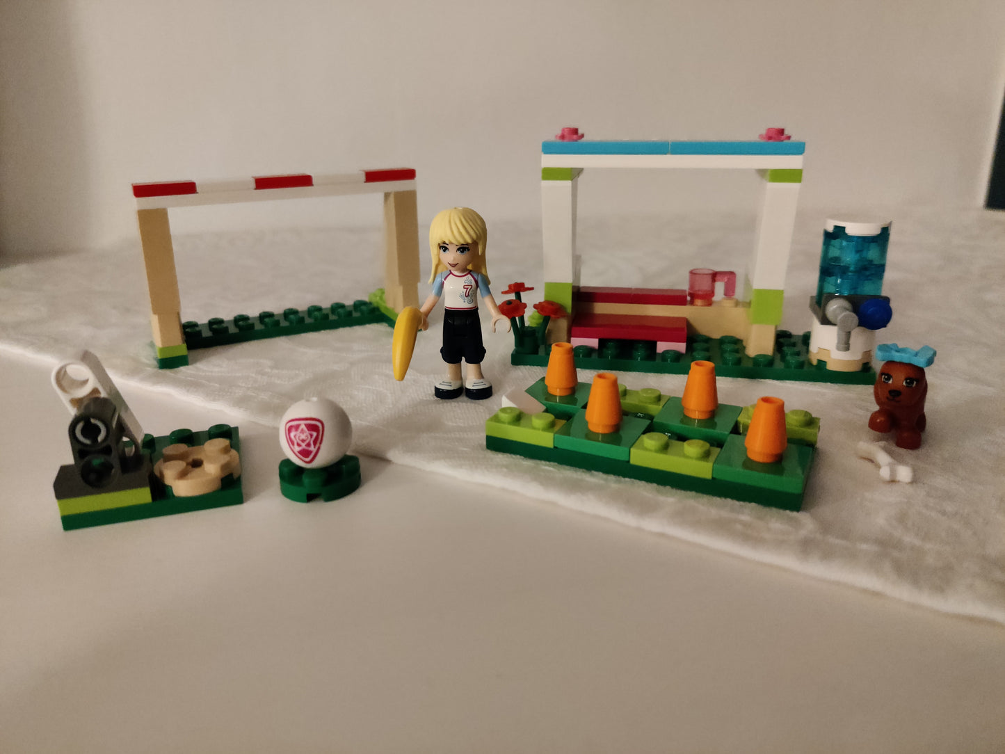 LEGO® Friends™ 41011: Stephanies fotballtrening