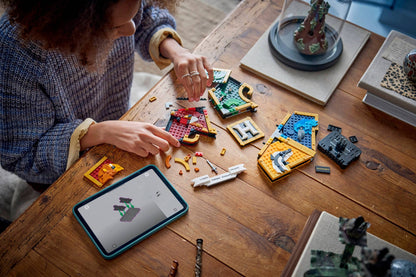 LEGO® Harry Potter™ 76462: Galtvort-våpenskjold
