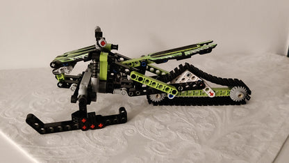 LEGO® Technic™ 42021: Snøscooter