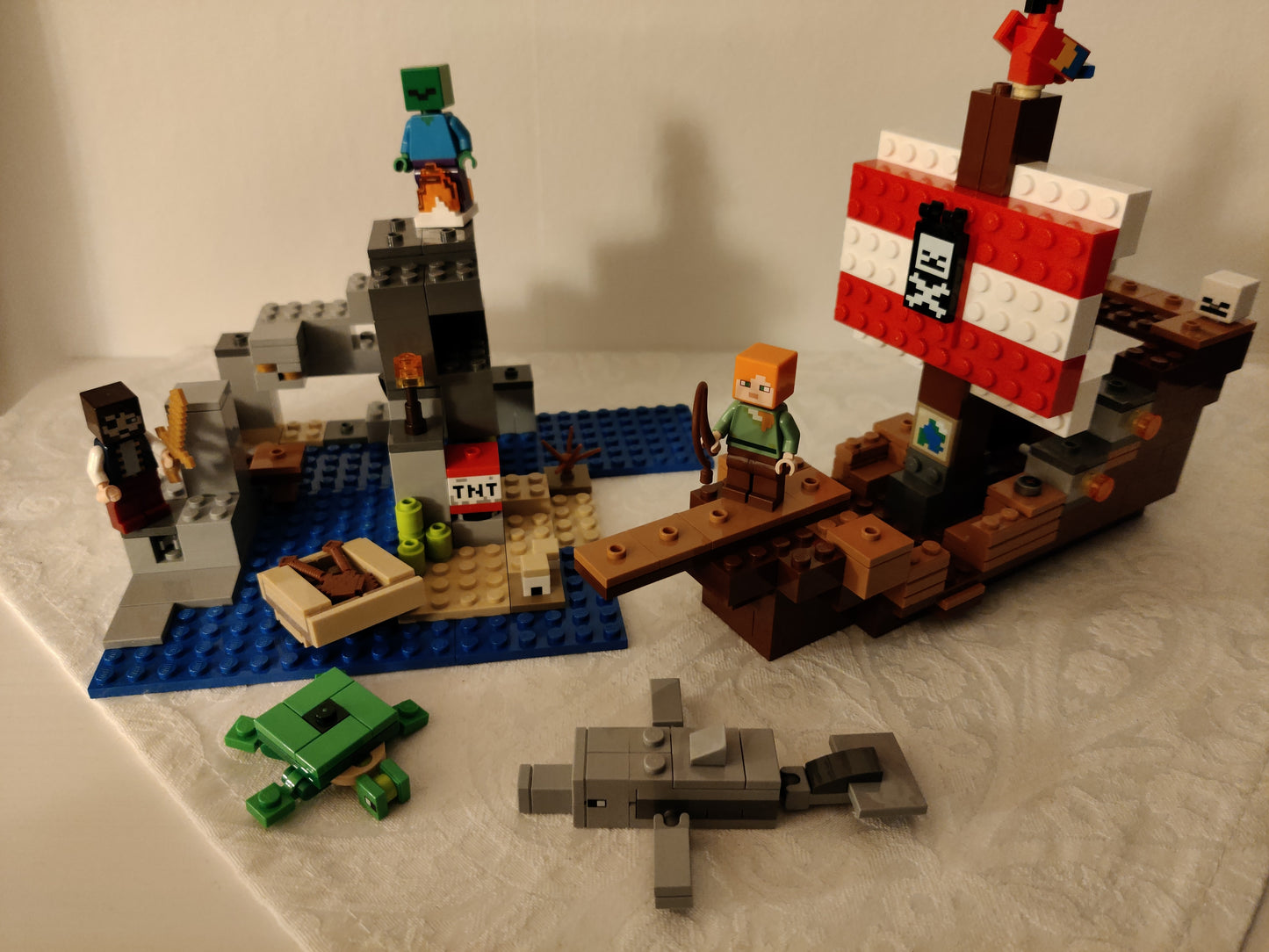 LEGO® Minecraft® 21152: Eventyr med sjørøverskip