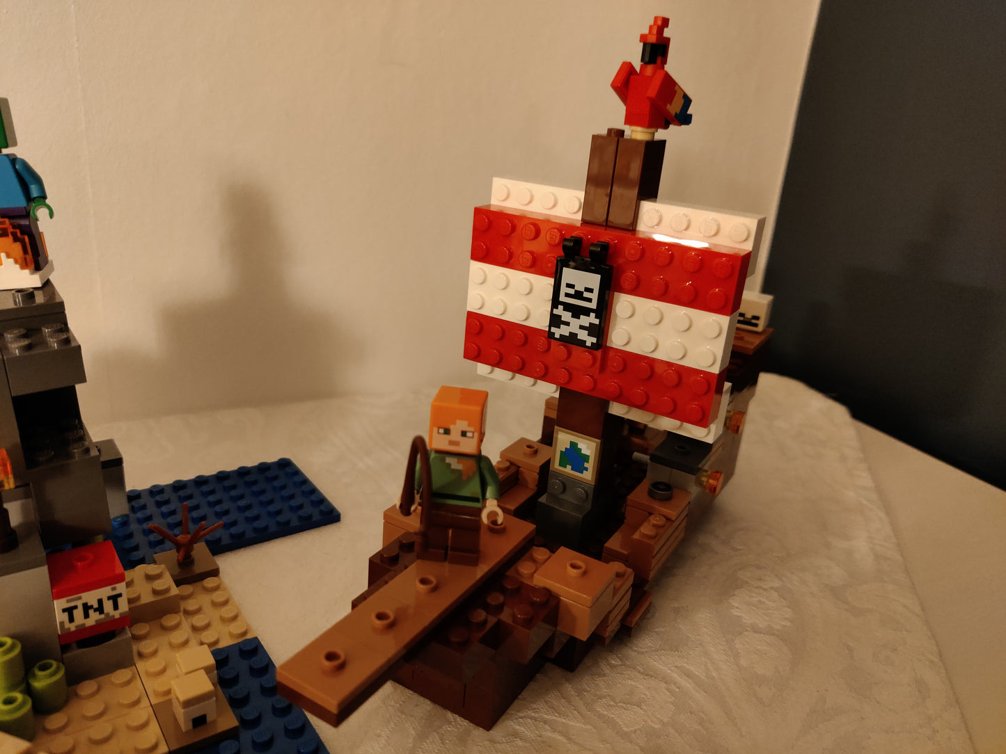 LEGO® Minecraft® 21152: Eventyr med sjørøverskip