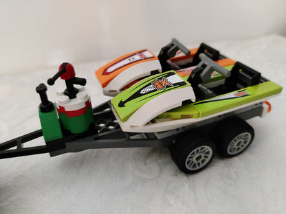 LEGO® City 60058: SUV med to vannscootere