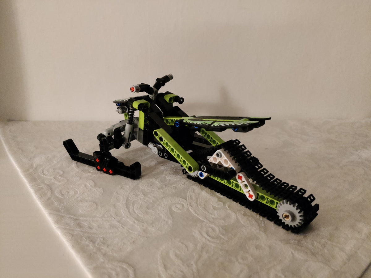LEGO® Technic™ 42021: Snøscooter