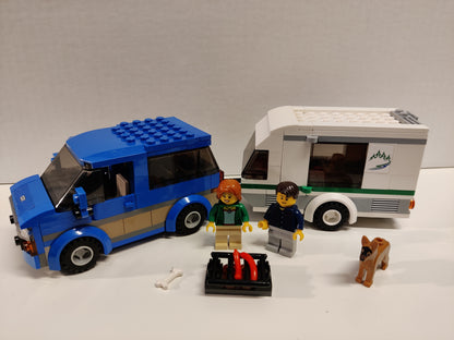 LEGO® City 60117: Van og campingvogn