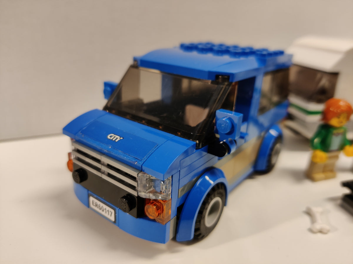 LEGO® City 60117: Van og campingvogn